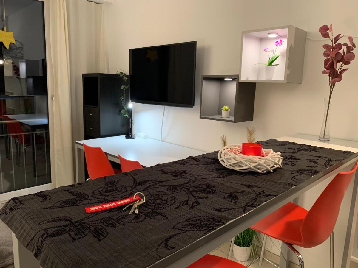 Апартаменти Exklusive WohlfüHloase By Rabe - Parkplatz & Free Netflix & Coffee-Bar Карлсруе Екстер'єр фото