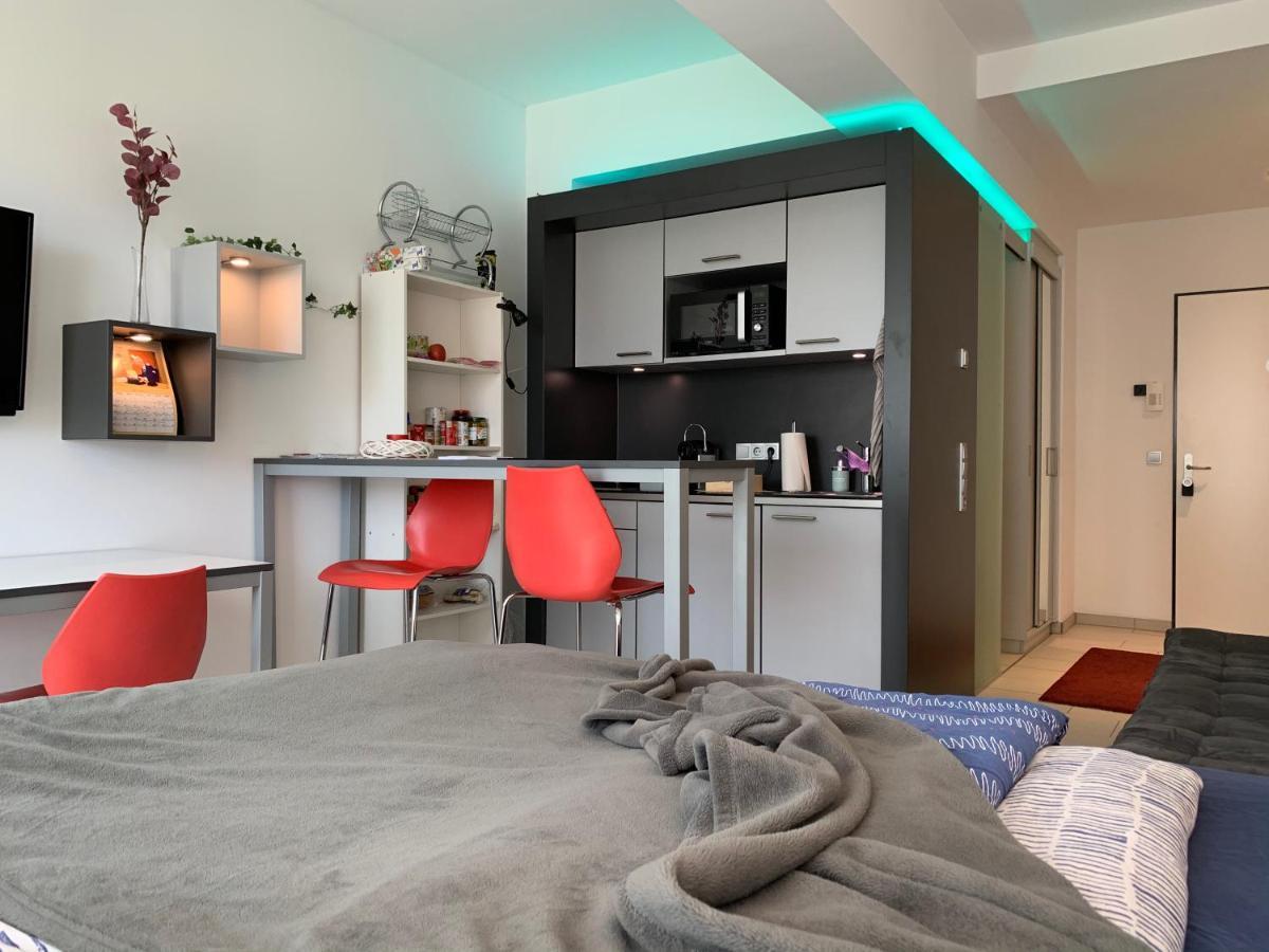 Апартаменти Exklusive WohlfüHloase By Rabe - Parkplatz & Free Netflix & Coffee-Bar Карлсруе Екстер'єр фото